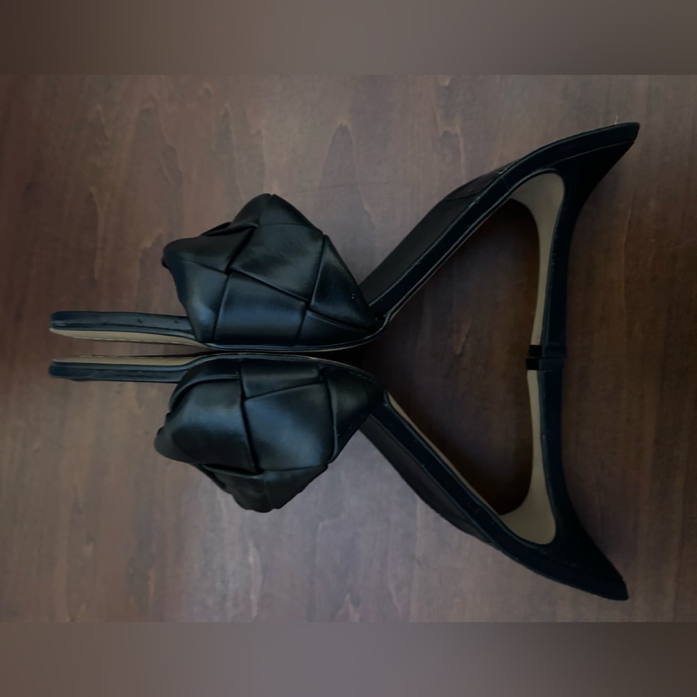 Vince Camuto black leather Brelanie woven strap mule size 11 - Picture 2 of 14
